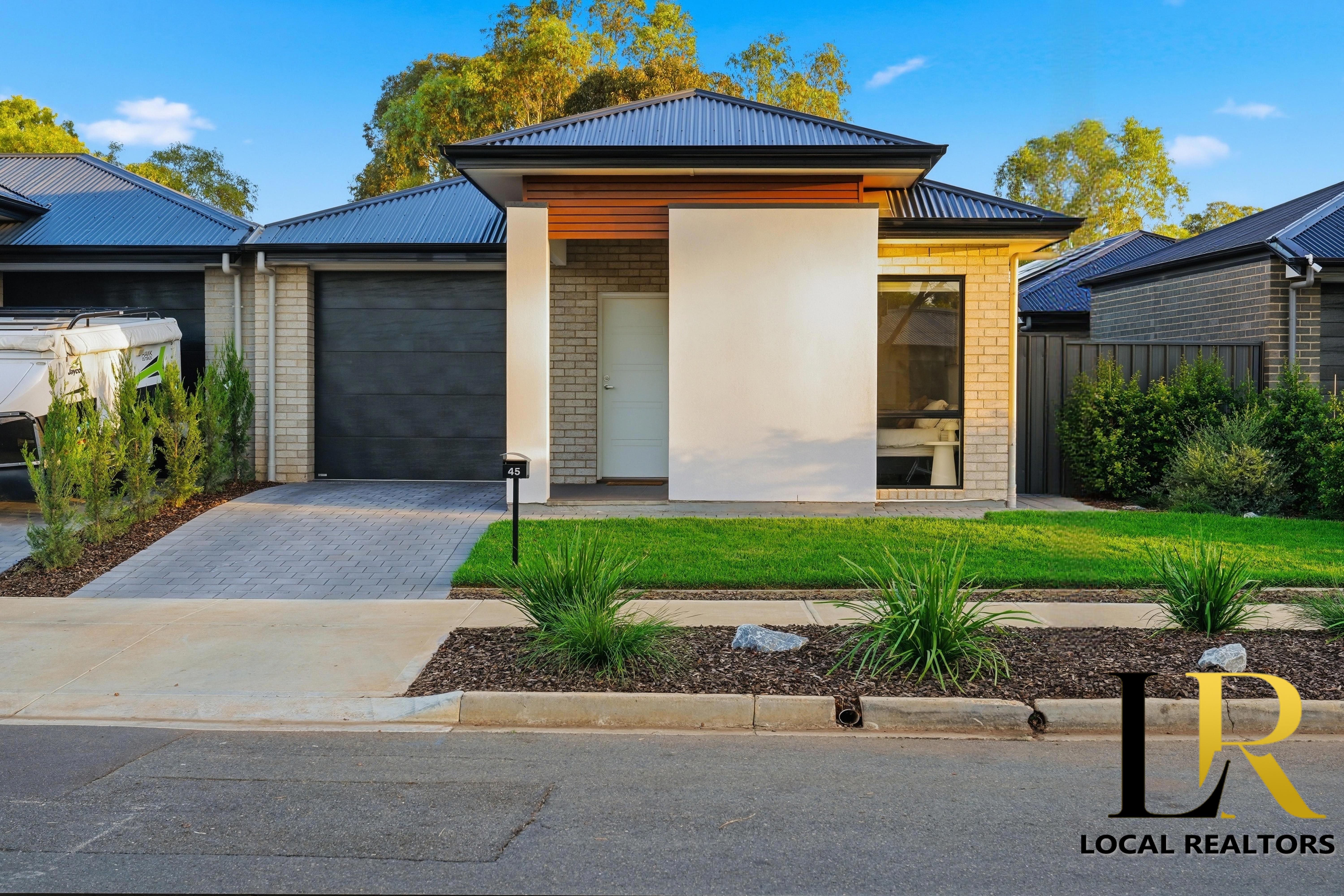 Stylish Coastal Home Built in Semaphore, SA